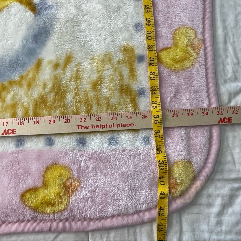 Baby Mink Duck In Egg Baby Blanket Soft Pink Throw 42 x 31 VTG - Picture 12 of 12